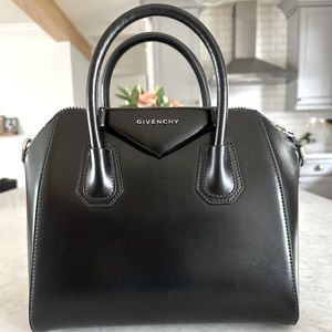NEW Givenchy Antigona Bag glazed leather in black W/ duster bag